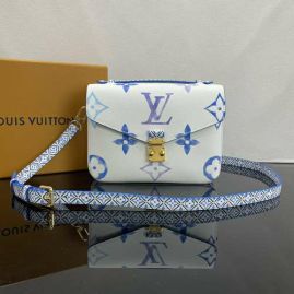 Picture of LV Lady Handbags _SKUfw138759385fw
